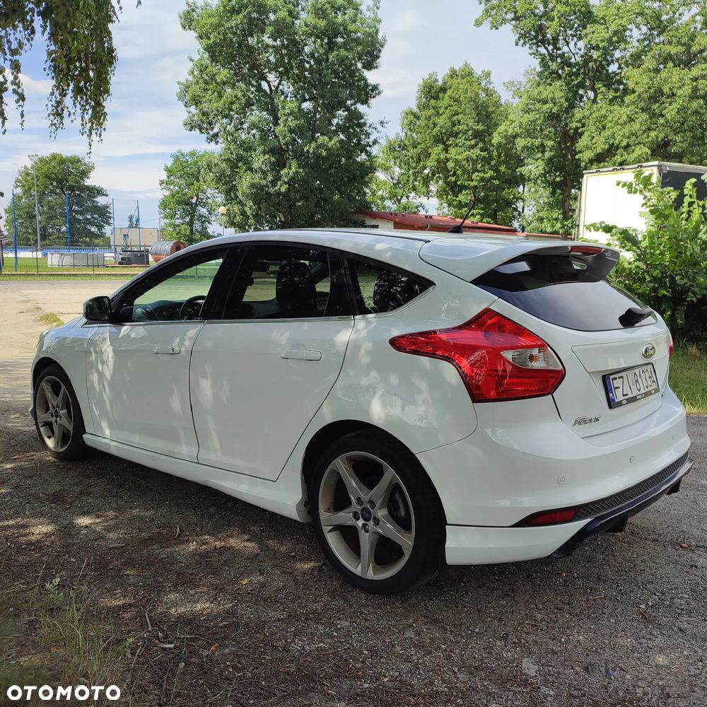 Ford Focus - 11