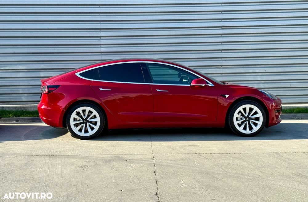 Tesla Model 3 - 11