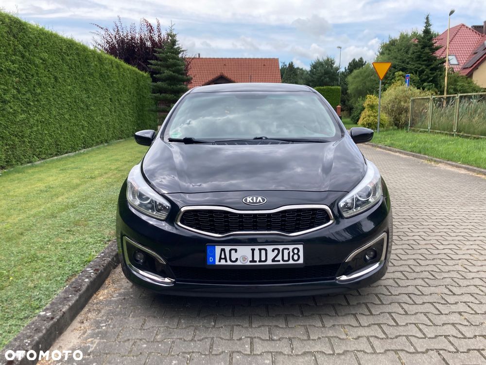 Kia Ceed 1.6 GDI ISG Platinum Edition - 2