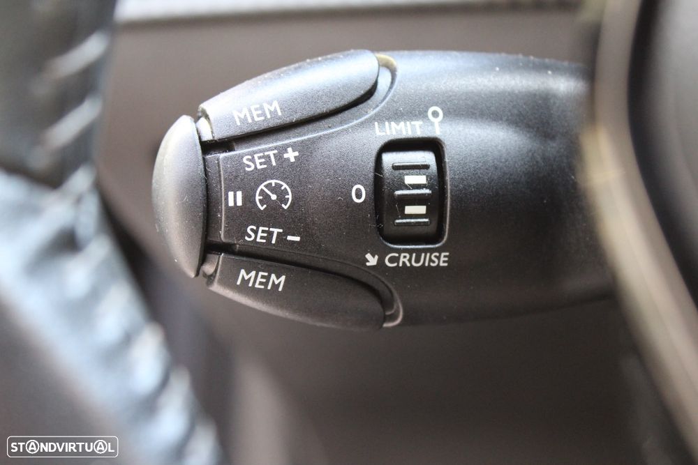 Peugeot 208 1.2 PureTech Allure EAT8 - 20