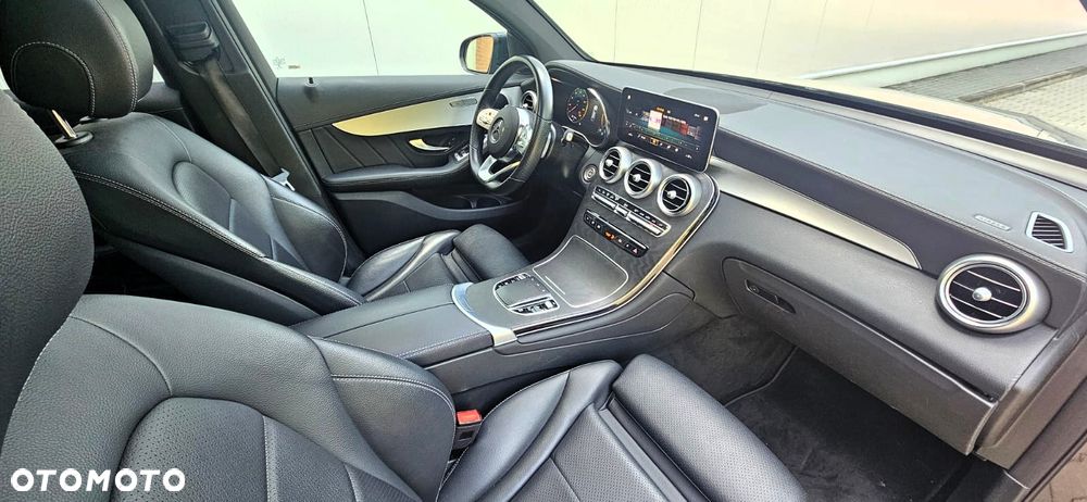 Mercedes-Benz GLC 200 d 4Matic 9G-TRONIC AMG Line - 26