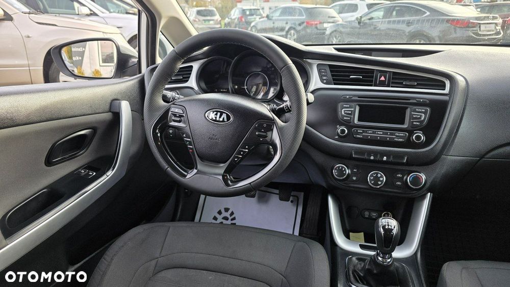 Kia Ceed - 21