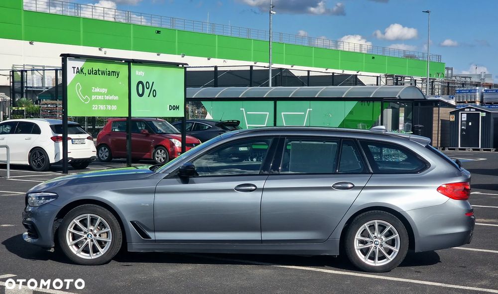 BMW Seria 5 525d Sport Line - 4