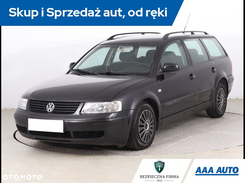 Volkswagen Passat - 2