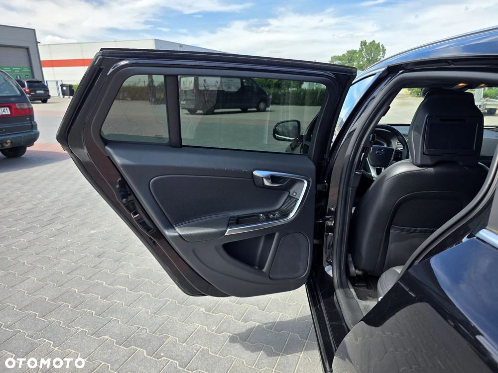 Volvo V60 D6 Plug-In-Hybrid AWD Geartronic Summum - 10