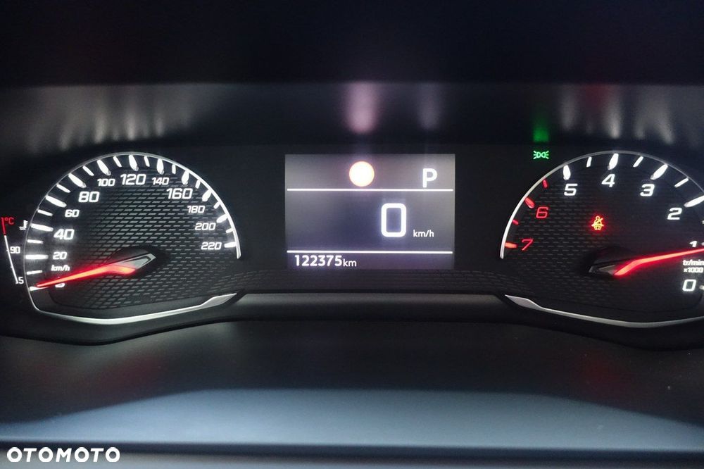 Peugeot 2008 - 10