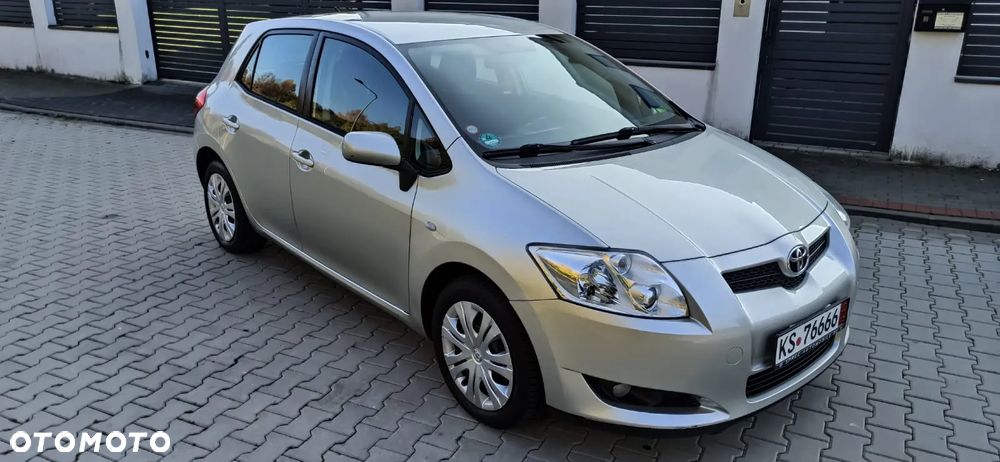 Toyota Auris 1.6 Dynamic MS - 23