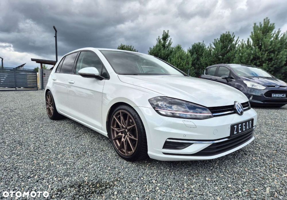 Volkswagen Golf - 23
