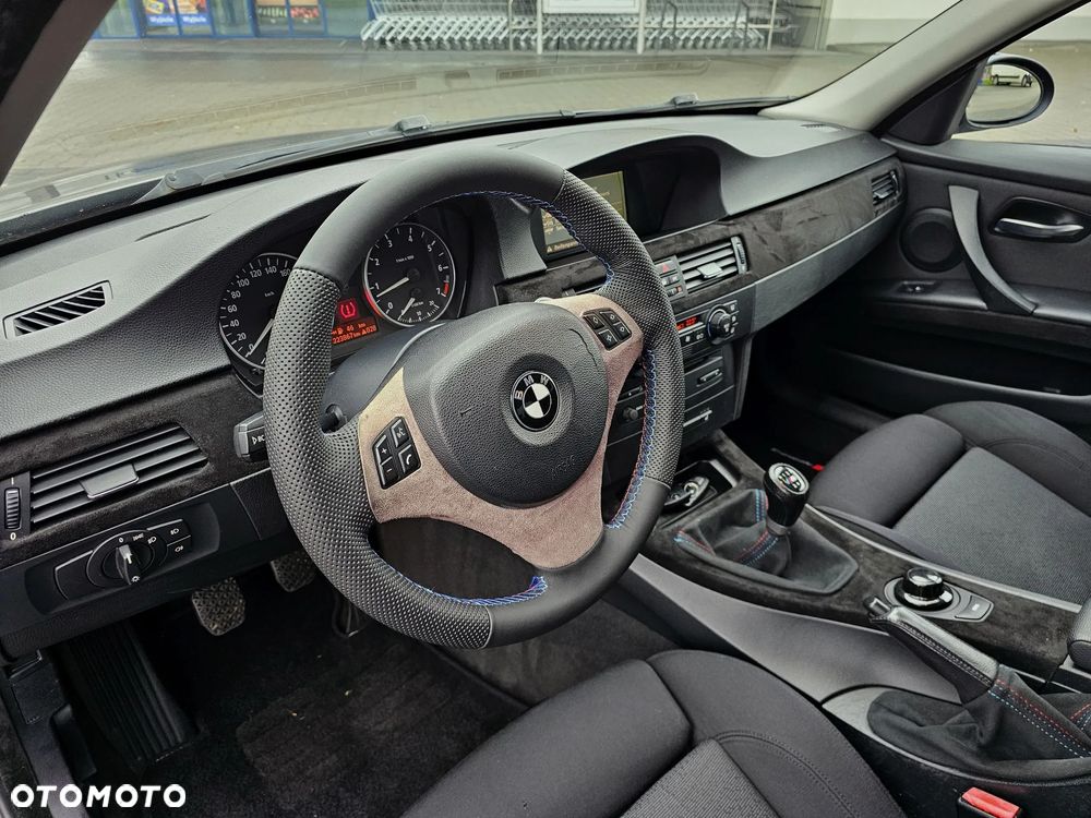 BMW Seria 3 320i - 14
