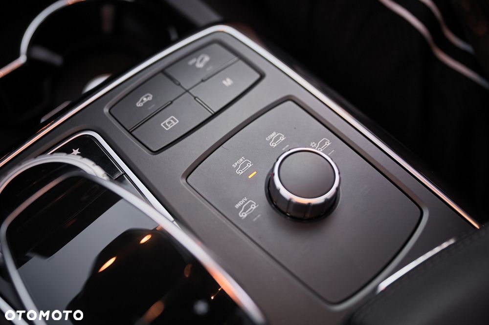 Mercedes-Benz GLE - 39