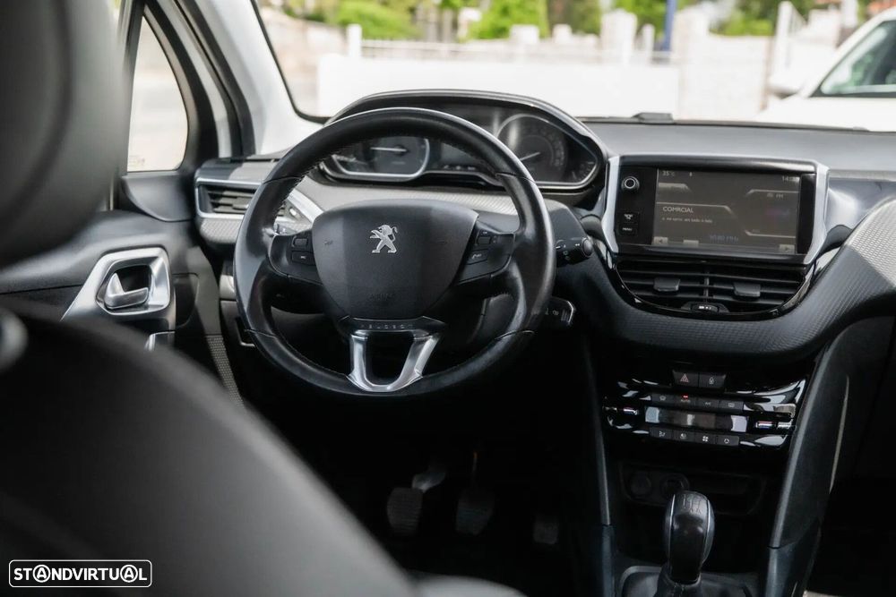 Peugeot 2008 1.2 VTi Allure - 11