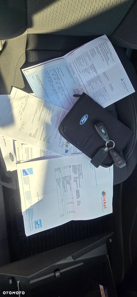 Ford Kuga 1.5 EcoBoost 2x4 Black & Silver - 24