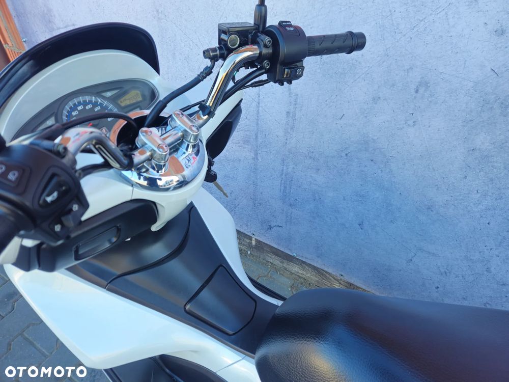 Honda PCX - 12