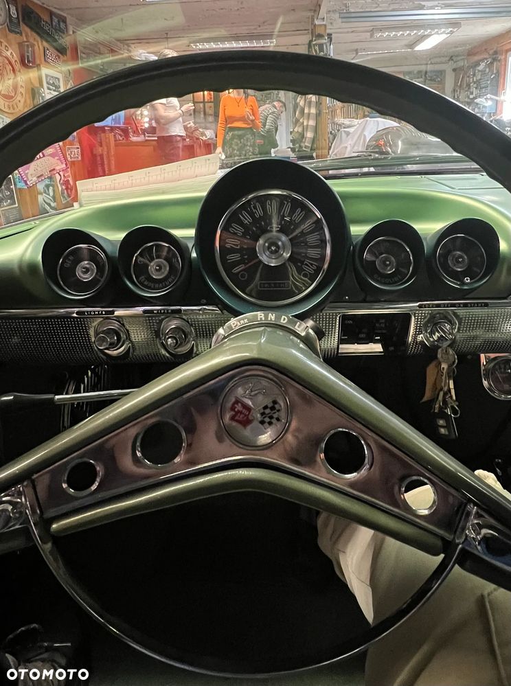Chevrolet Impala - 27