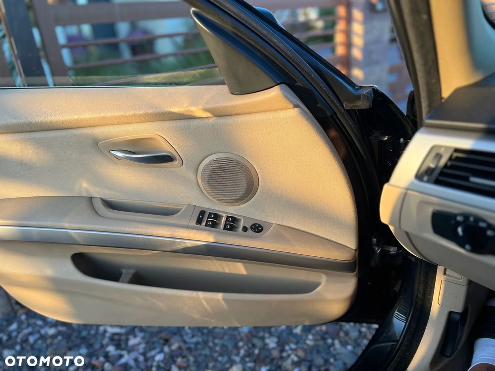 BMW Seria 3 325i - 9