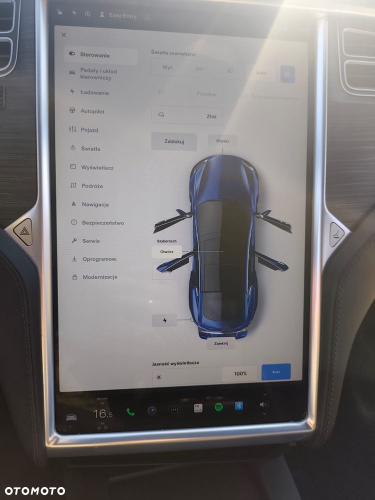 Tesla Model S - 25
