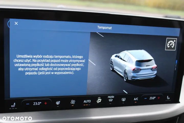 Ford Focus 1.0 EcoBoost Hybrid TITANIUM X - 28