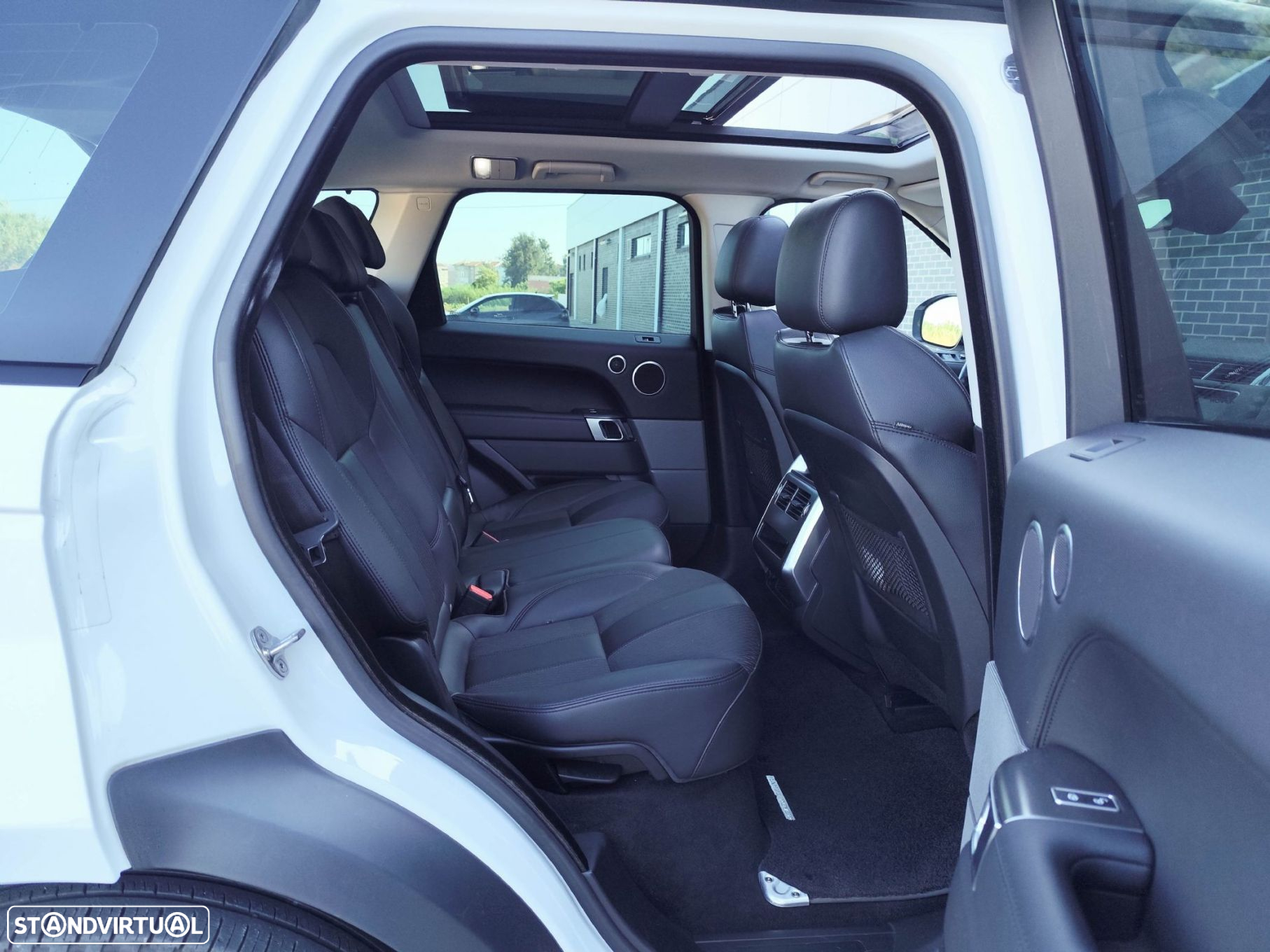 Land Rover Range Rover Sport 2.0 SD4 S - 38