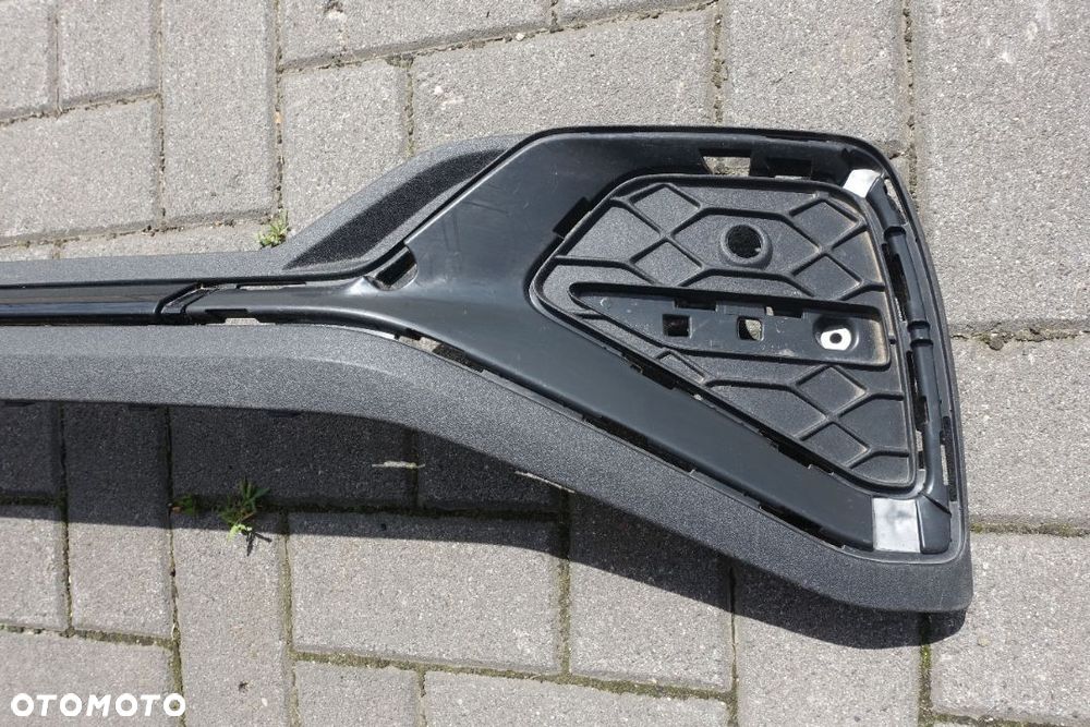LISTWA DOKŁADA TYŁ AUDI Q2 16r.- - 3