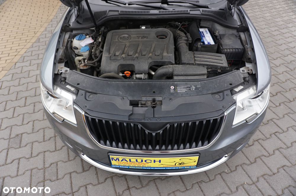Skoda Superb 2.0 TDI DSG FAMILY - 36