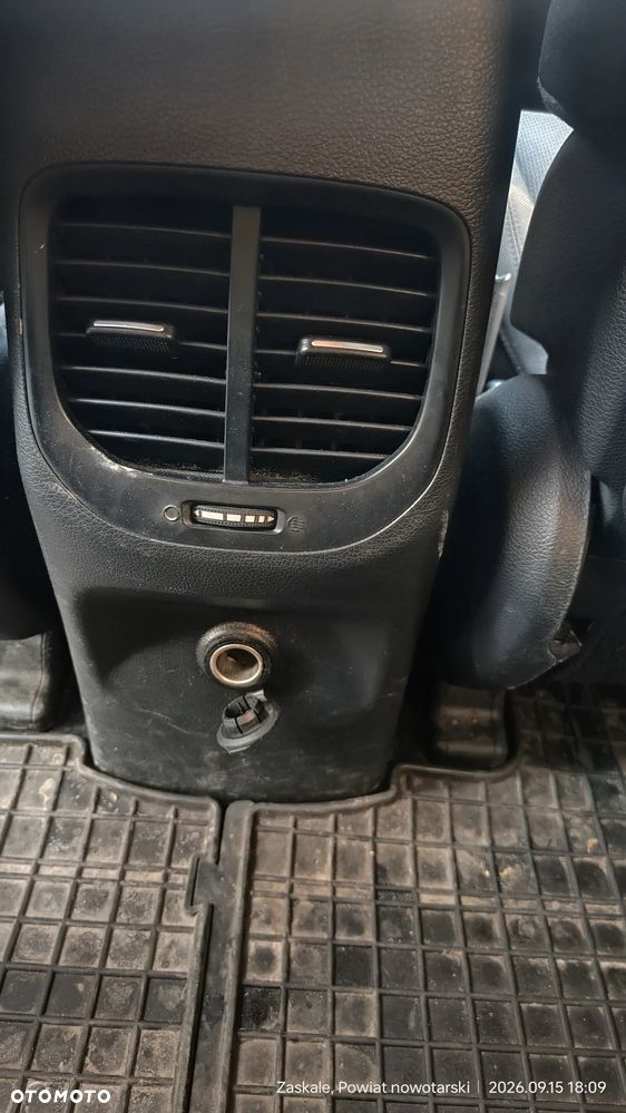 Kia Carens 1.6 GDI L 7os EU6 - 25