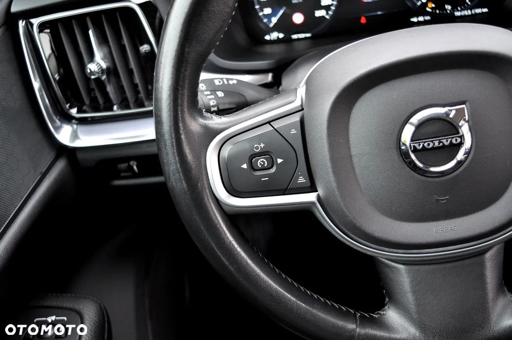Volvo V60 D3 Momentum Pro - 33