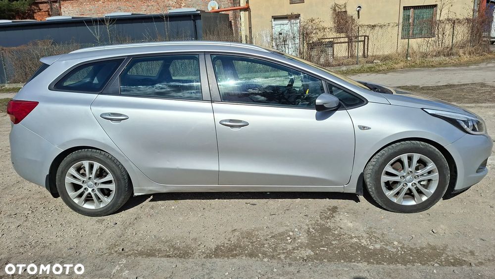 Kia Ceed 1.6 GDI Business Line - 1