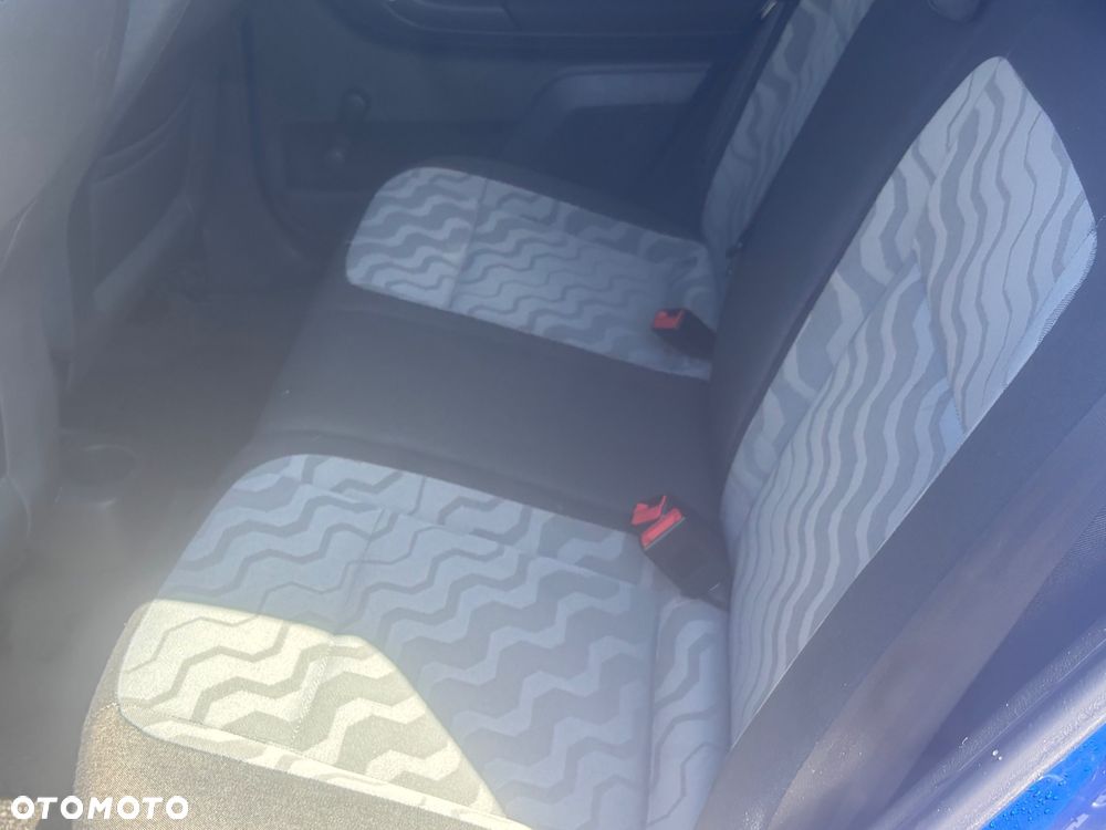 Skoda Fabia 1.2 HTP STYLE EDITION - 19
