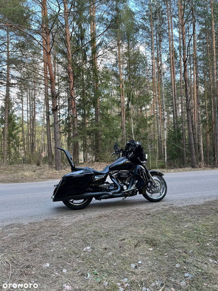 Harley-Davidson CVO Street Glide - 4