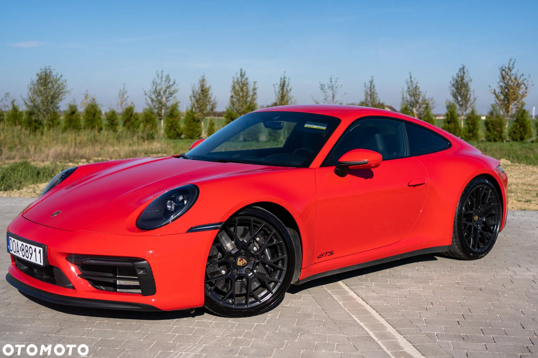 Porsche 911 Carrera GTS - 1