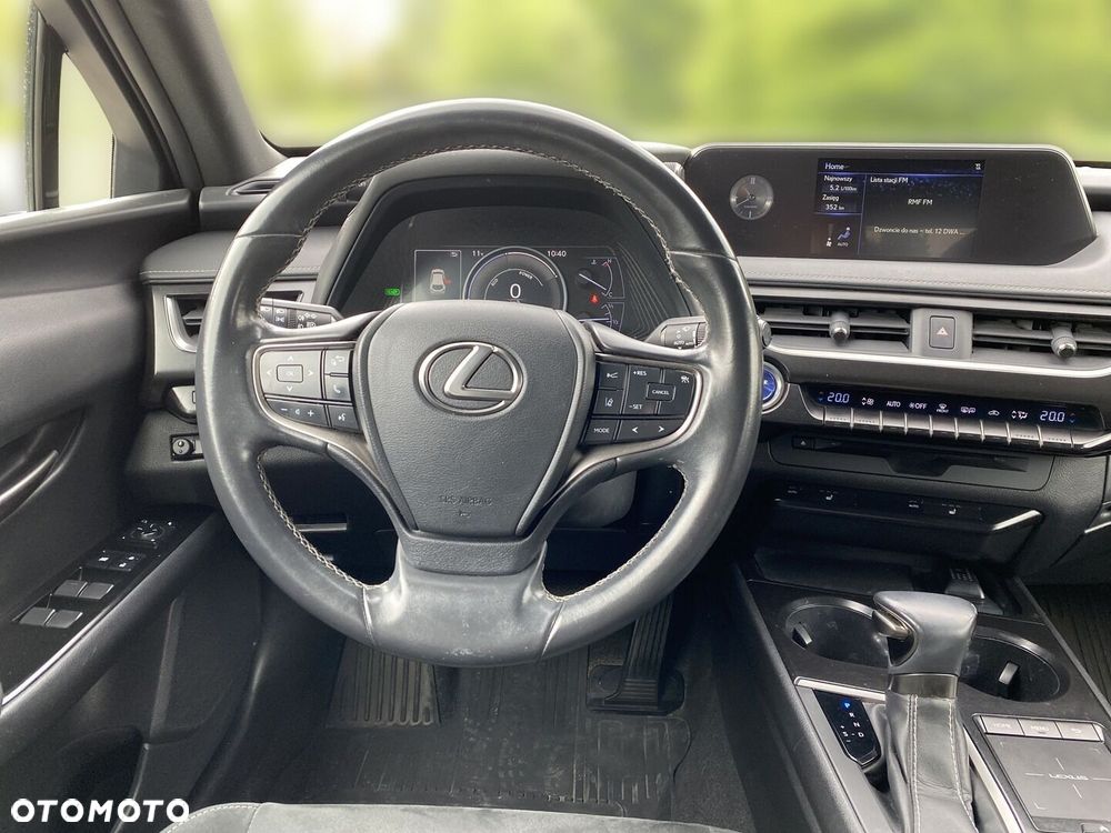 Lexus UX - 17