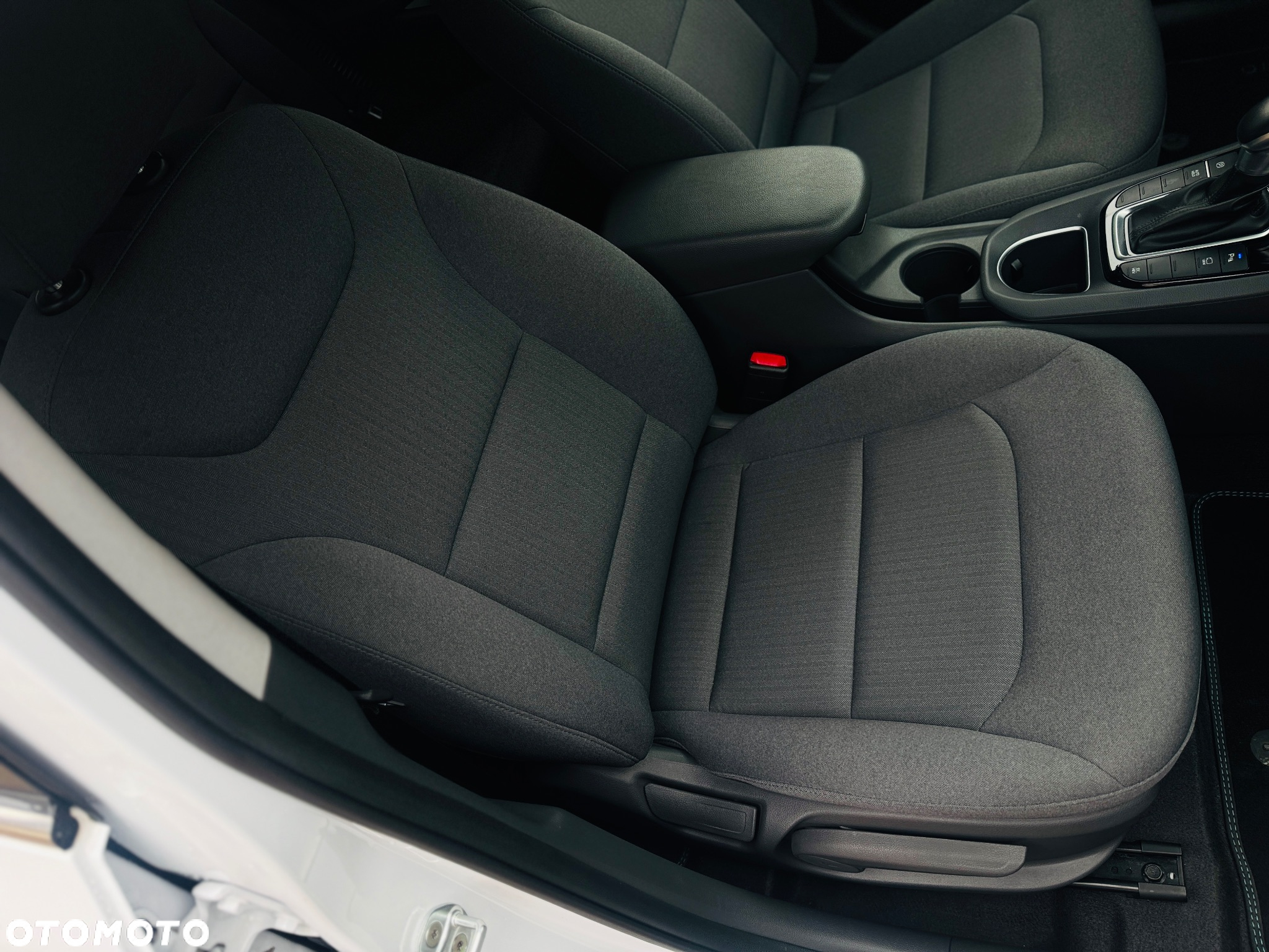Hyundai IONIQ Plug-in-Hybrid 1.6 GDI Premium - 9