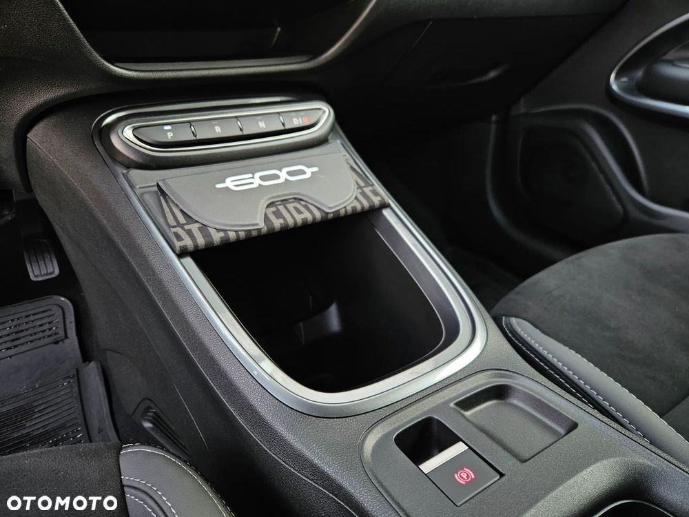 Fiat 600 1.2 Turbo Sport eDCT - 20