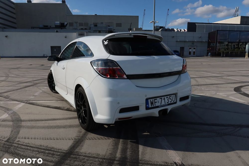 Opel Astra OPC Nürburgring Edition - 3