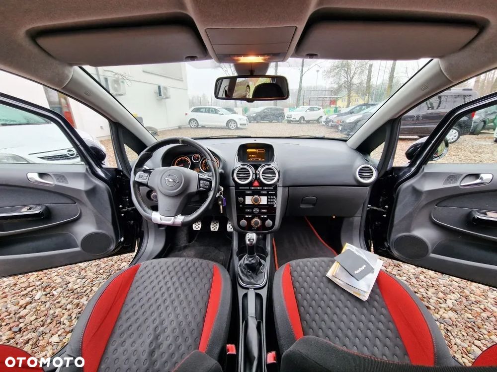 Opel Corsa 1.6 Turbo GSi - 10