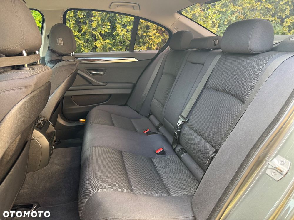 BMW Seria 5 520d xDrive - 25