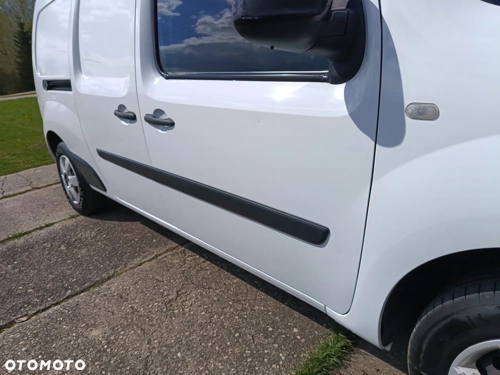 Renault Kangoo wersja MAXI LONG 1.5 diesel 110kM 2017 rok Bogate wyposażenie- WEBASTO, navigacja NISKI PRZEBIEG-142 tyś. SPRAWNY 100% ZAREJESTROWANY!! - 19