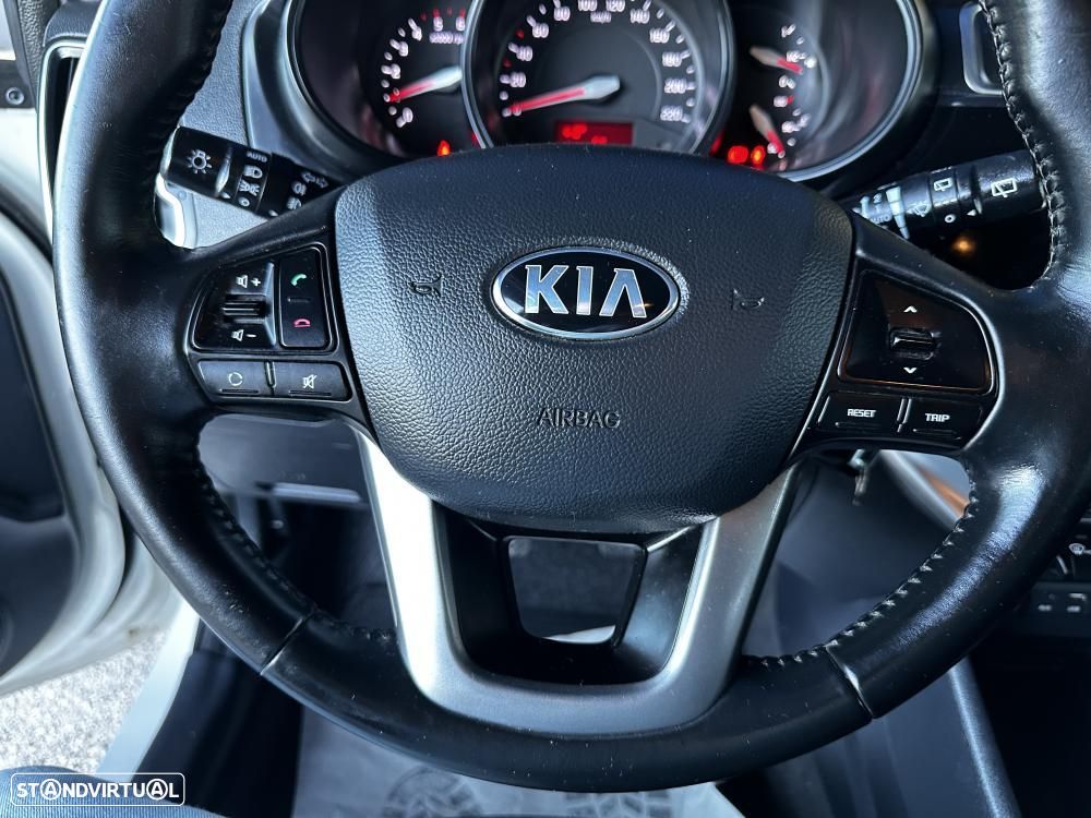 Kia Rio 1.1 CRDi EX ISG - 27