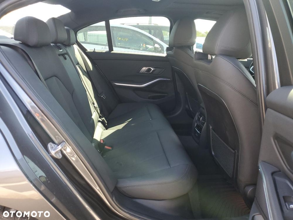 BMW Seria 3 330i xDrive M Sport sport - 10