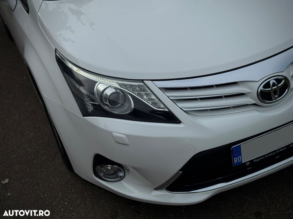 Toyota Avensis - 2