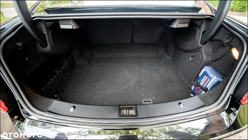 Mercedes-Benz Klasa E 250 BlueEFFICIENCY 7G-TRONIC Avantgarde - 38