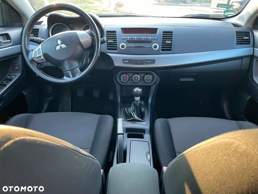 Mitsubishi Lancer 1.5 Inform - 17
