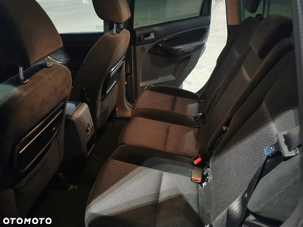 Ford Focus C-Max 1.8 Ghia - 16