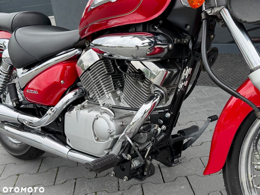 Suzuki Intruder - 17