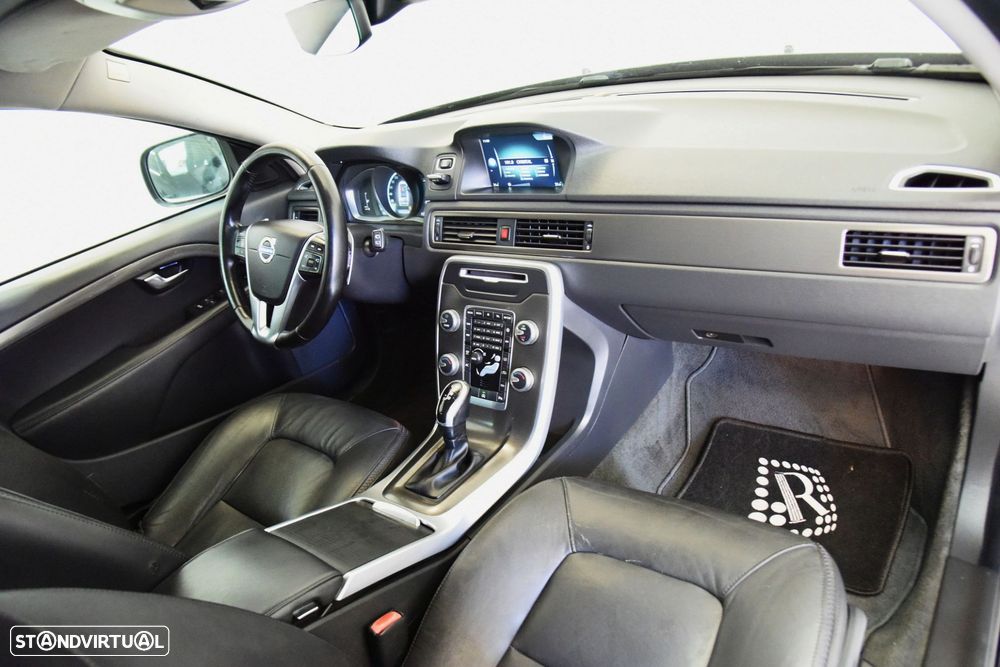 Volvo XC 70 2.0 D4 Momentum Geartronic - 23