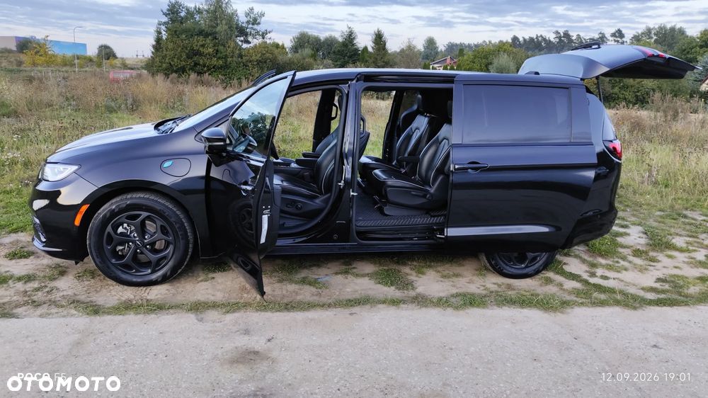 Chrysler Pacifica - 24