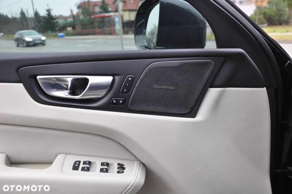 Volvo XC 60 T8 AWD Recharge Polestar Engineered - 24