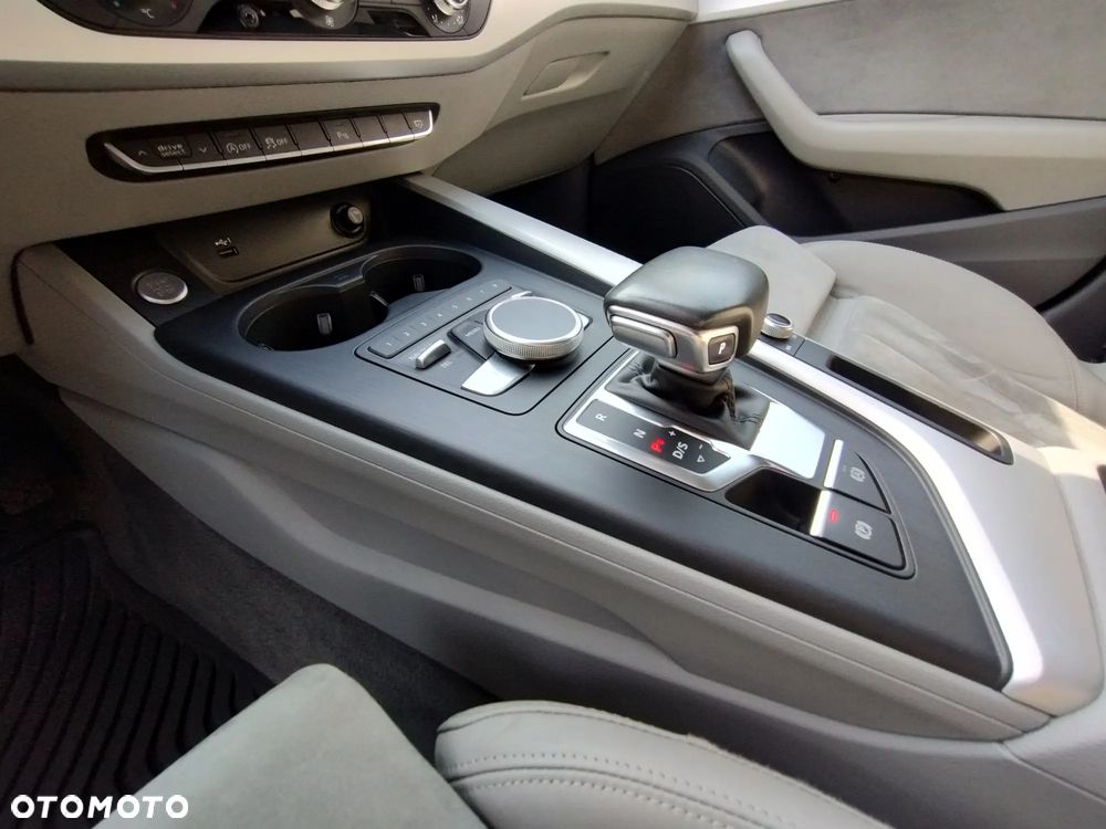 Audi A4 Avant 40 TDI Quattro S Line S tronic - 35
