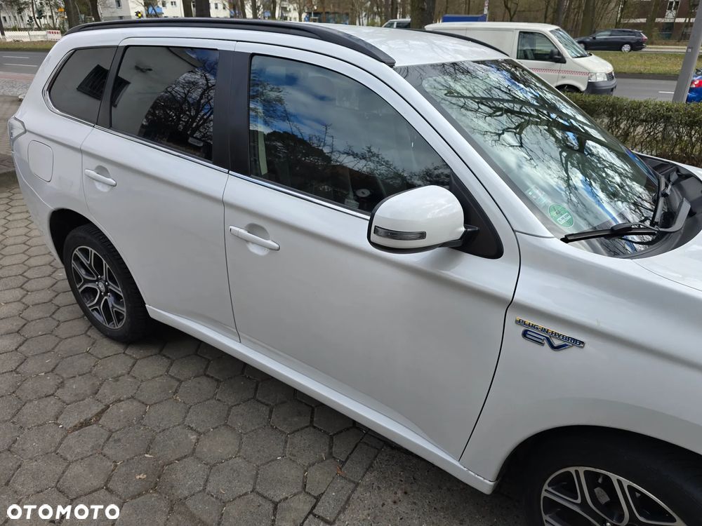 Mitsubishi Outlander 2.0 4WD - 3