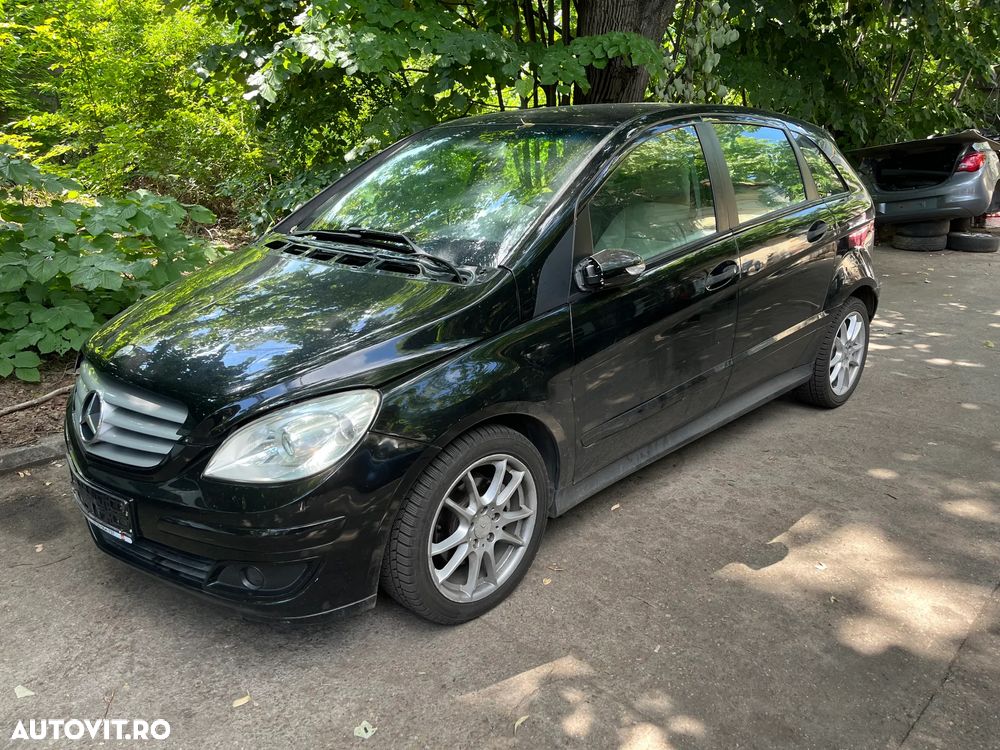 Dezmembrez Mercedes Benz B200 CDI cutie automata negru 2006